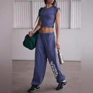 Free People Movement Hot Shot Crossover Logo Set